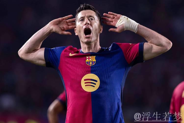 莱万愿大幅降薪续约巴萨，德科称需综合评估